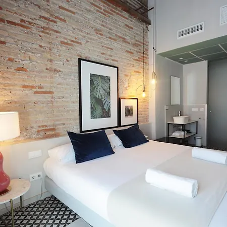 & Co. Quart Boutique 3*