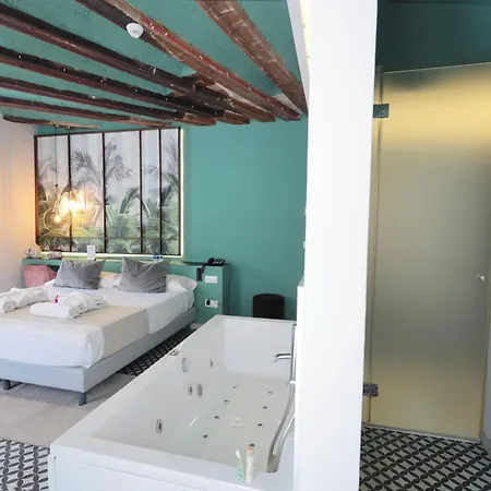 & Co. Quart Boutique Hotel 3*