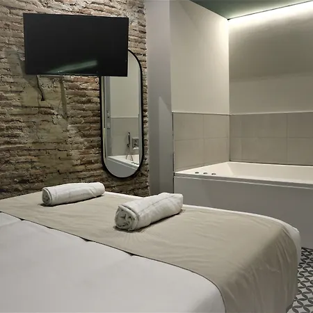 & Co. Quart Boutique 3*