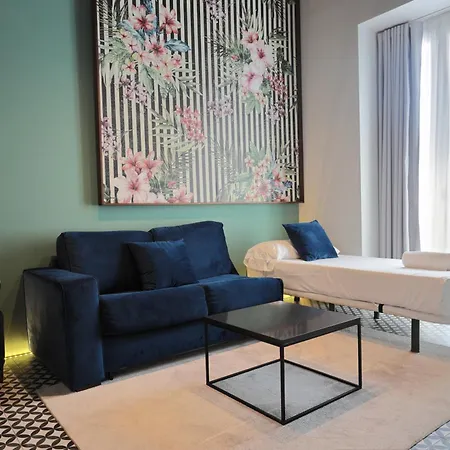 & Co. Quart Boutique 3*