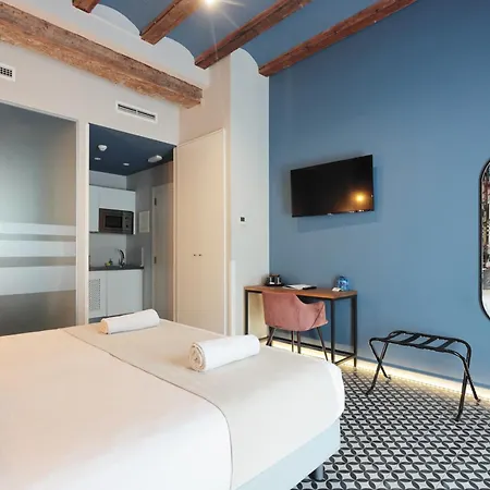 & Co. Quart Boutique