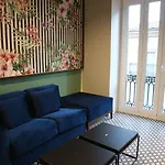 & Co. Quart Boutique 3*