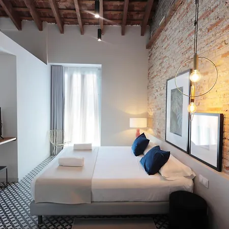 & Co. Quart Boutique